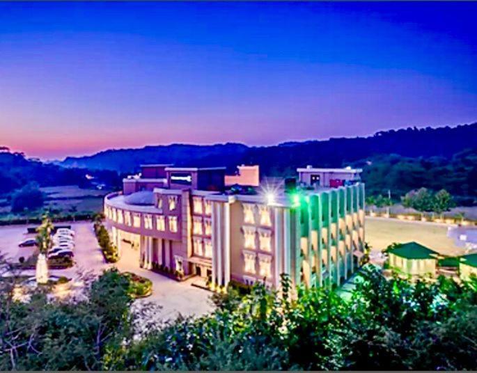 골든 튤립 찬디가르 - 판츠쿨라 호텔 판체쿠라 외부 사진